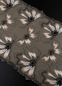 Вышивка на сетке бежевая с розовинкой с черным неэластичная ширина 24 см