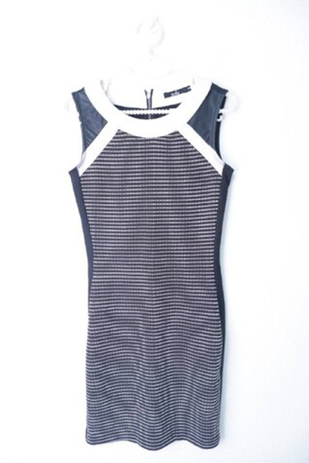 Платье Zolla без рукавов 40 размер