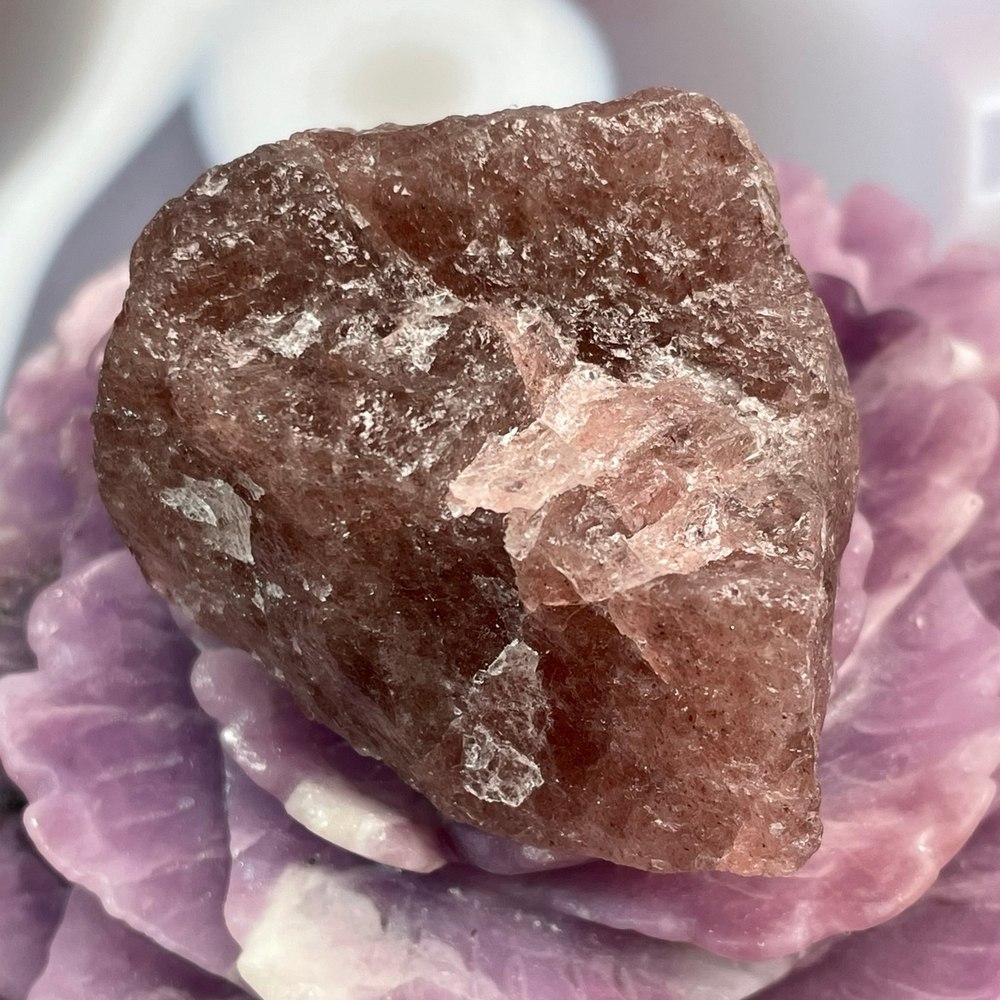 34909 Клубничный кварц необработанный 53мм