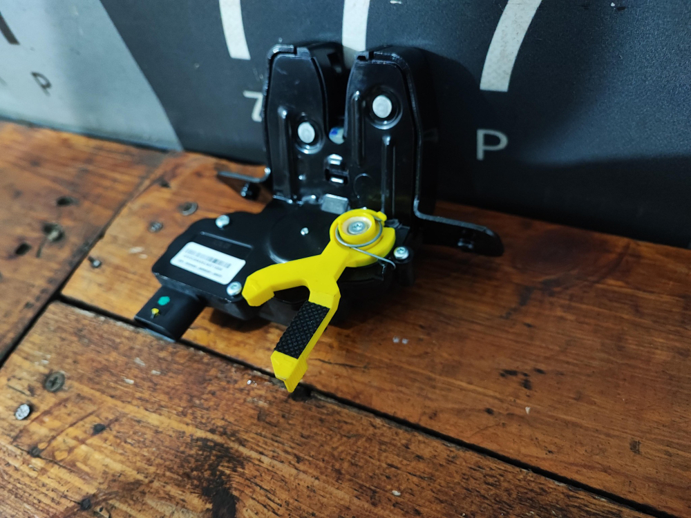 Замок крышки багажника Haval Jolion 21-нв Новый Оригинал 6305100XNZ01A