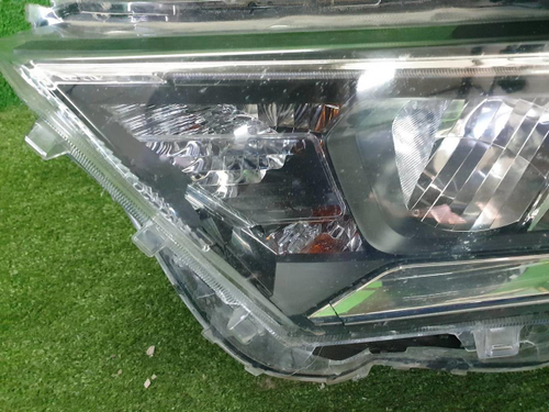 Битая Фара левая Toyota RAV4 5 XA50 (2018-н.в,) LED