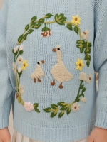 Джемпер вязаный для девочки с вышивкой