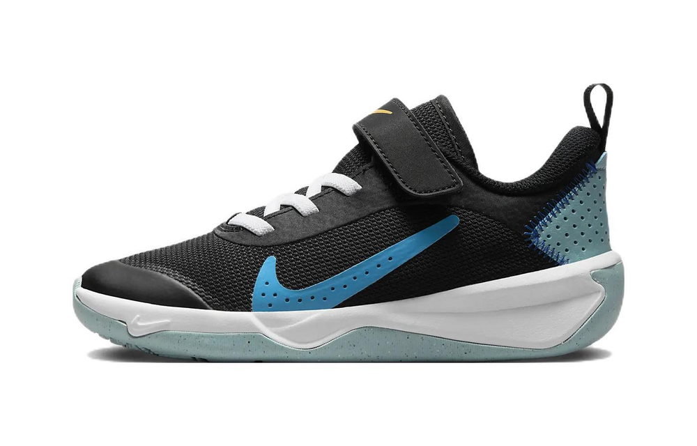 Middle-aged children's Nike Omni Multi-Court recyclable material wear-resistant low-cut sports casual shoes black and blue