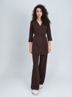 Коричневая медицинская блуза Medici 07 на модели