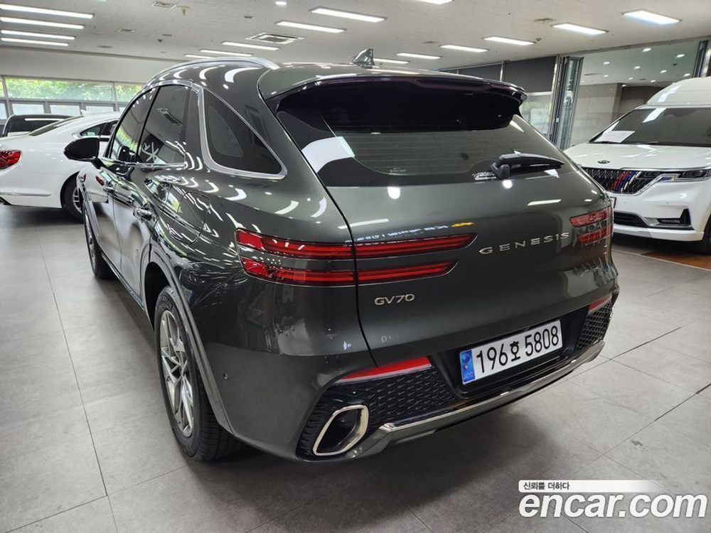 Genesis GV70 2.5T Бензин 2WD (11.2023)