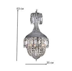 Изящная хрустальная люстра с утончённым сиянием.