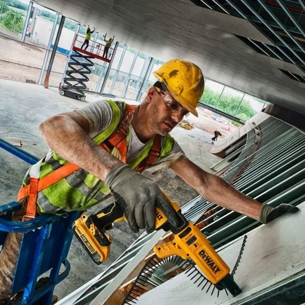 DeWalt DCF 620 D2K аккумуляторный шуруповерт (2 x 2 Ач, ЗУ)