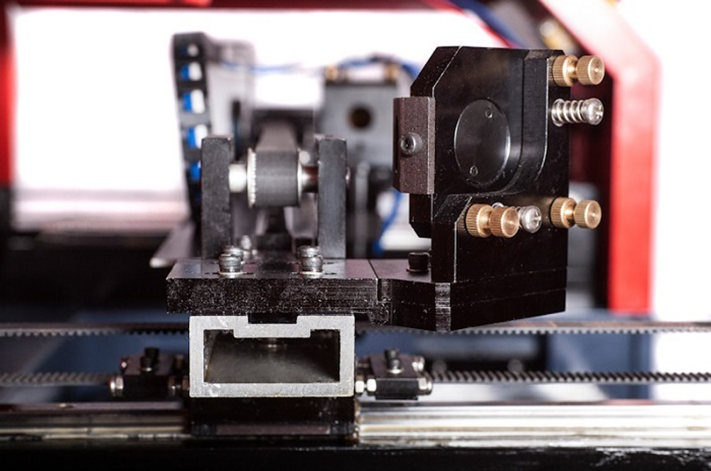 Лазерный гравер Raylogic 11G 690 Лайт