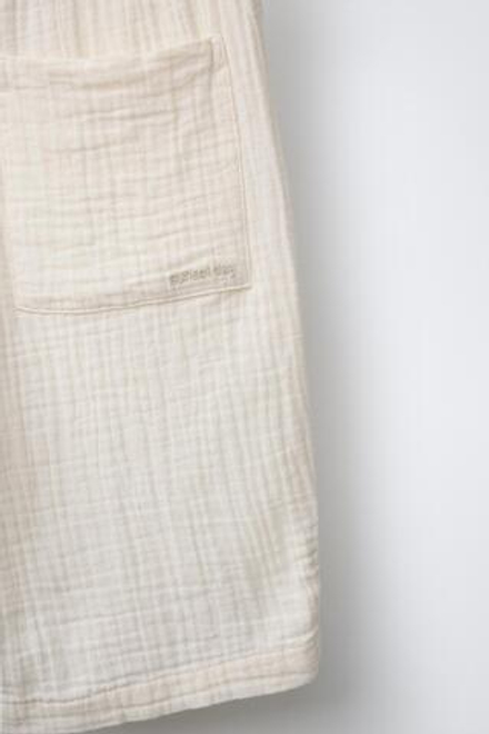 ZARA ОДНОТОННЫЕ ШОРТЫ ИЗ РЕЛЬЕФНОЙ ТКАНИ, ЭКРЮ