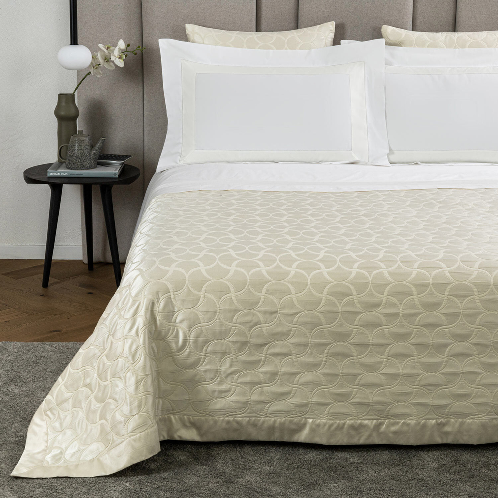 Покрывало Frette Luxury Tile Milk (270 x 270 см)
