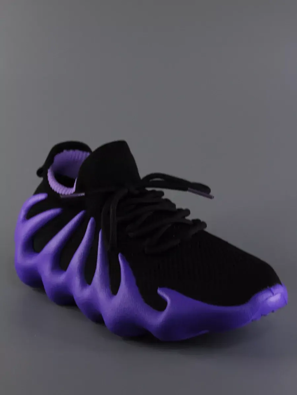 Кроссовки Изики - Yeezy boost- черно-фиолетовый