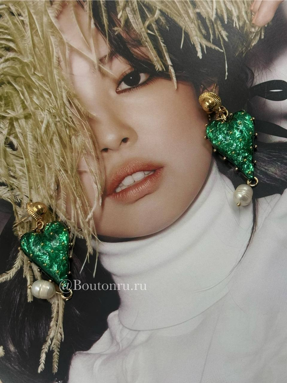 Серьги в форме "Сердца" зеленые с подвесками из натурального жемчуга