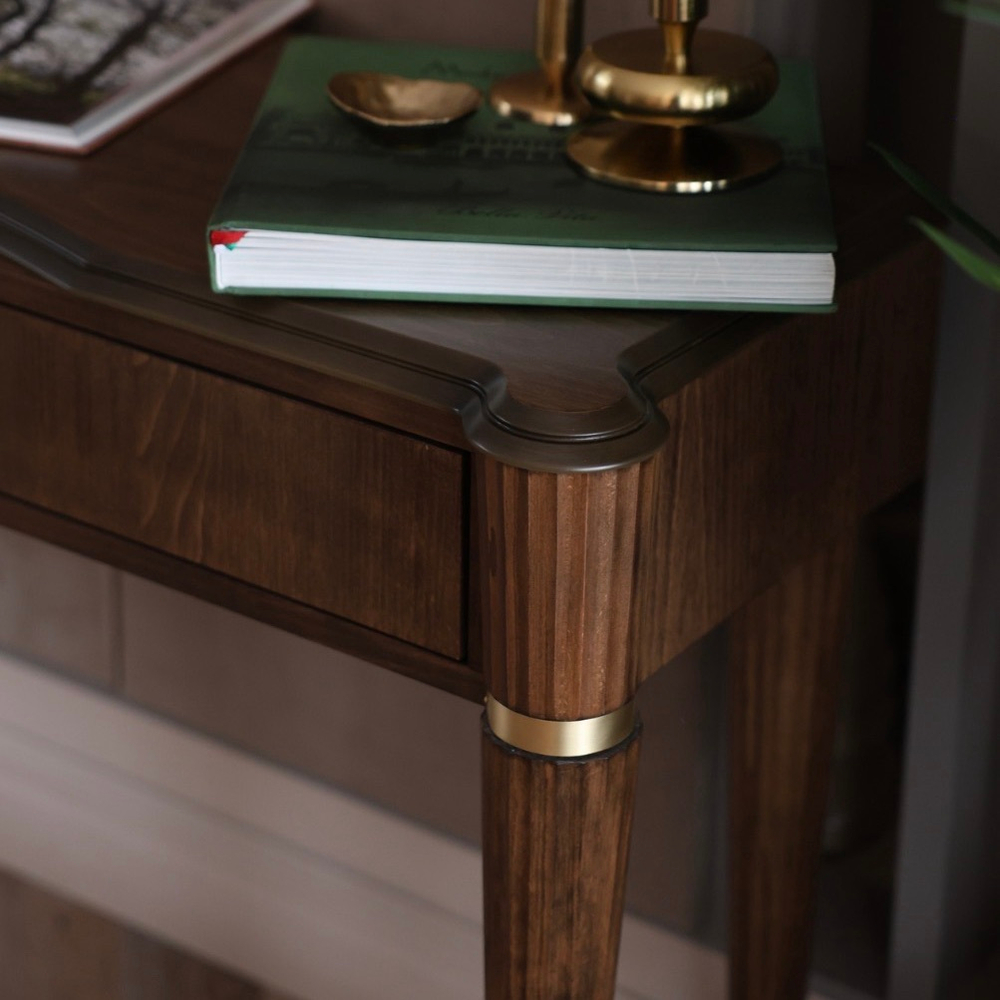 Консольный стол