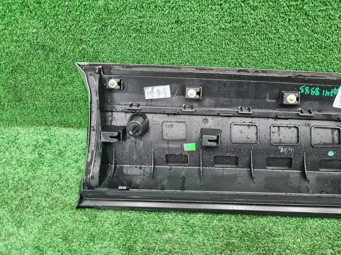 Накладка двери передняя левая Audi Q6 (2022-н.в.)