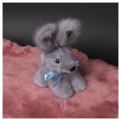 Мягкая игрушка из меха «Зайка Веснуша»