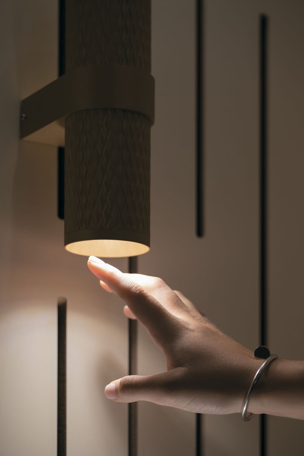 Настенный светильник Maytoni Focus Design C069WL-02B