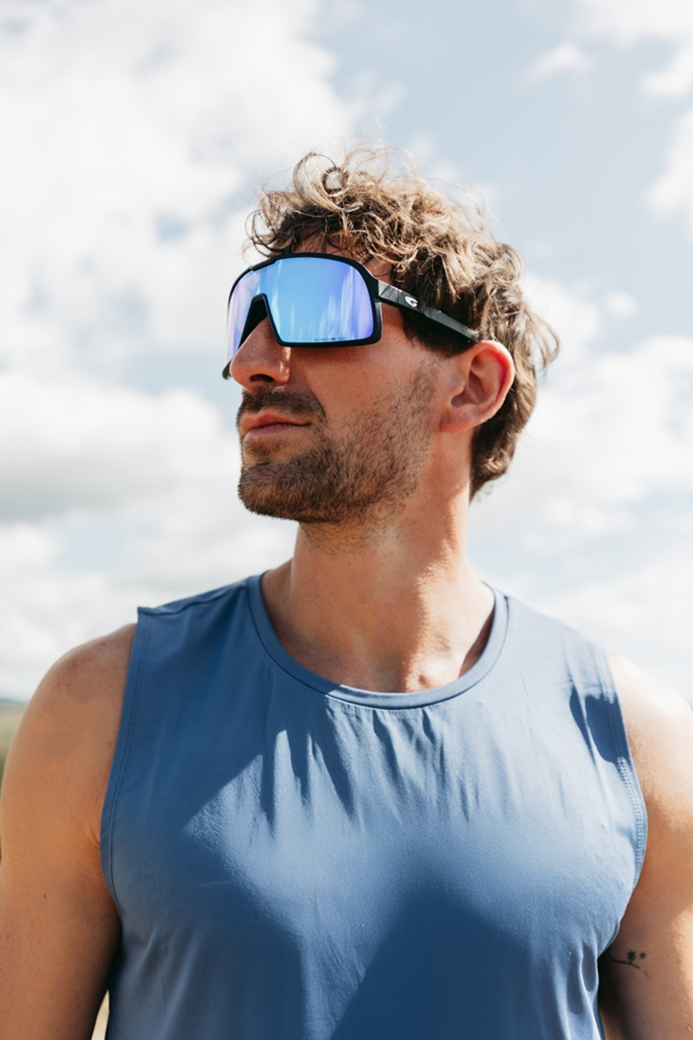 Спортивные очки GOG Kari / Matt Black / Polarized Reflex White-Blue
