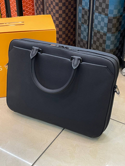 Портфель Louis Vuitton