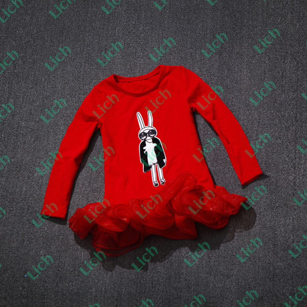 Блузка детская с пышной баской и аппликацией зайца