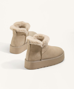 OYSHO Замшевые угги на платформе, песочный