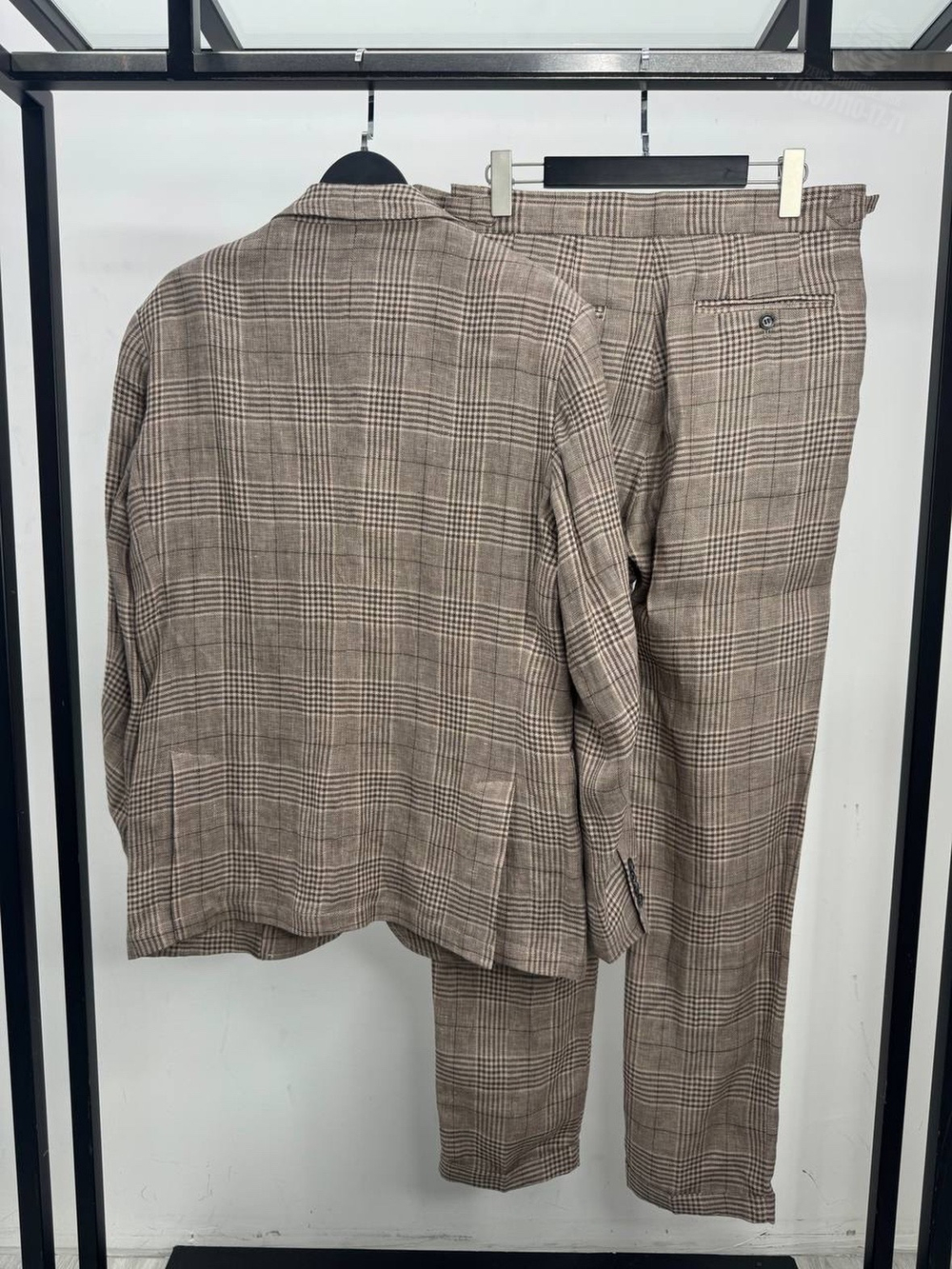 Льняной костюм Brunello Cucinelli