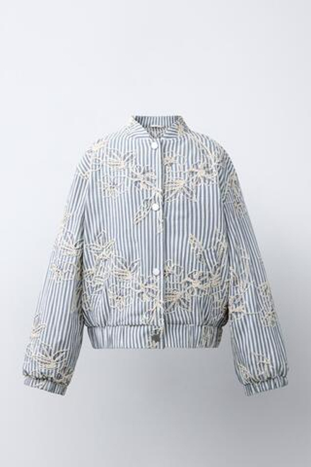 ZARA БОМБЕР В ВЫШИТУЮ ПОЛОСКУ, СИНИЙ/БЕЛЫЙ