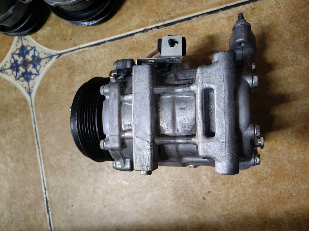 Компрессор кондиционера Ford Mondeo/Mazda 2.3/Ford Focus 1.8