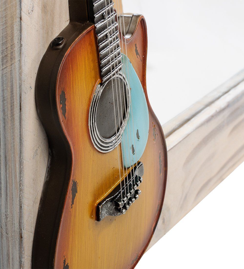 TM-23 Зеркало настенное «Гитара»