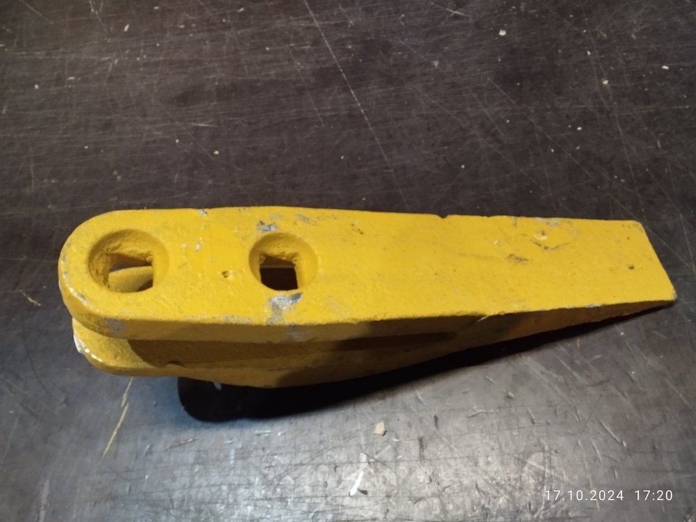 Зуб болтовой центральный 72A0051