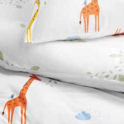 IKEA BERGFINK  (ИКЕА БЕРГФИНК)  -  Комплект постельного белья из 3 частей с сумкой, зеленый жираф, 150x200/50x60 см