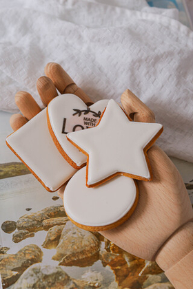 Пряник ≈ 6 см, форма: круг, квадрат, звездочка, сердечко, домик