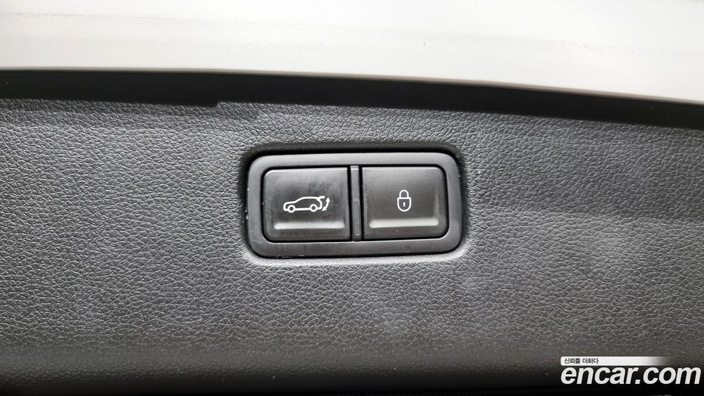 Genesis GV70 2.5T Бензин 2WD (05.2022)