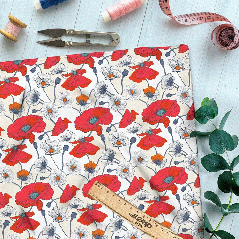 Ткань таффета насыщенные маки и цветы зреющей клубники