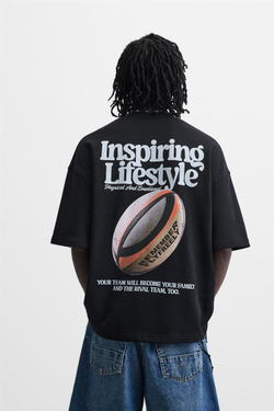 ZARA ТОЛСТОВКА С ГРАФИЧЕСКИМИ ПРИНТАМИ, ЧЕРНЫЙ