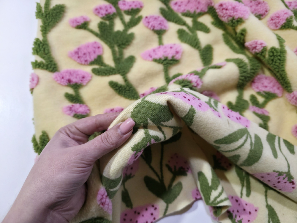 РОЗОВЫЕ ЦВЕТЫ - Жаккард тепленький (1390 Евгения)