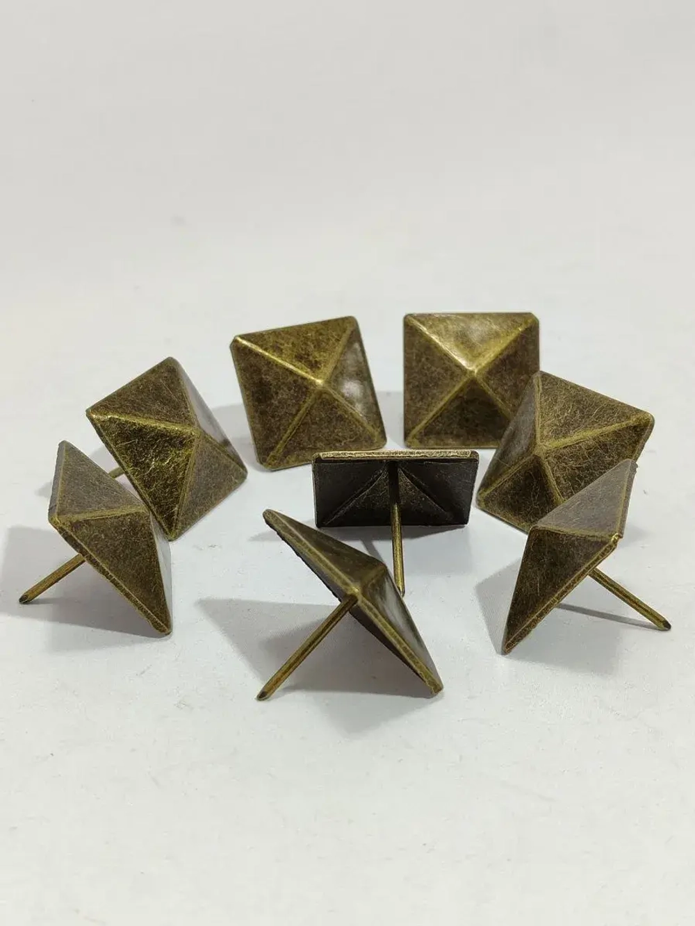 Гвозди обивочные декоративные для мебели и дверей