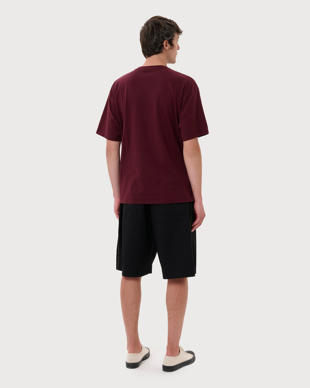 UNDERCOVER ФУТБОЛКА БОРДОВАЯ С ПРИНТОМ