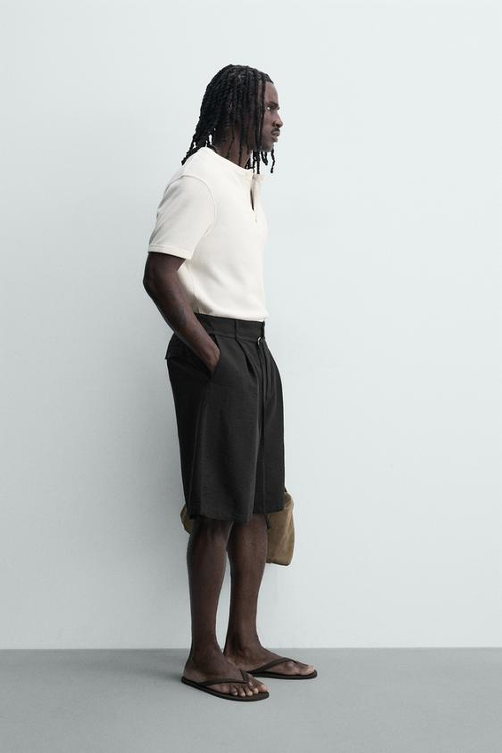 ZARA ШОРТЫ RELAXED FIT СО СКЛАДКАМИ И РЕМНЕМ, ЧЕРНЫЙ