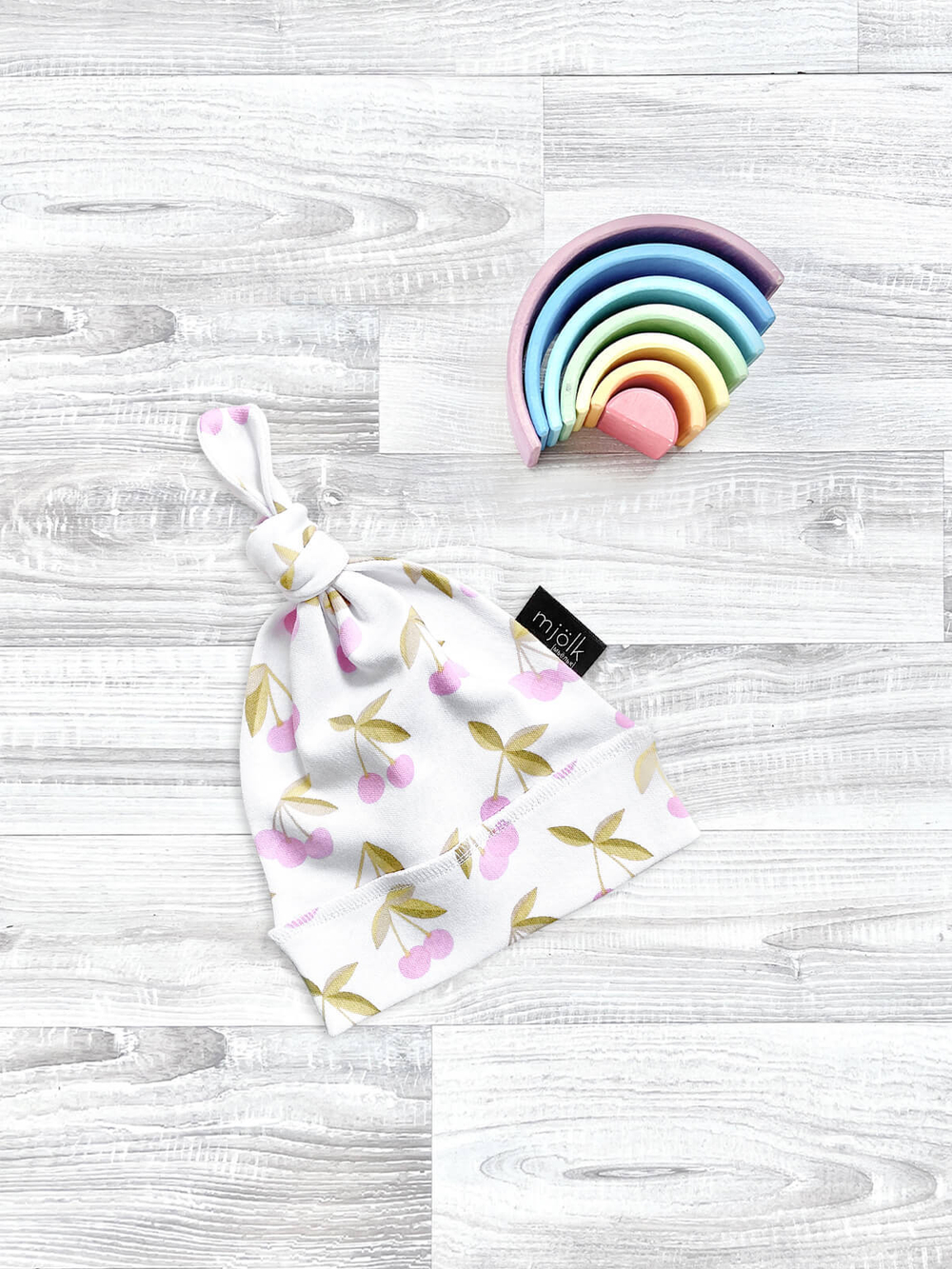 Шапочка Mjölk Черешня, уценка