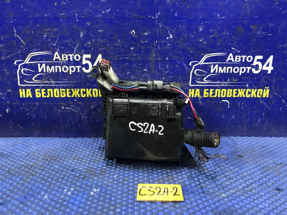 Блок предохранителей подкапотный MITSUBISHI LANCER 2002