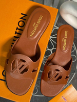 Шлепанцы Louis Vuitton