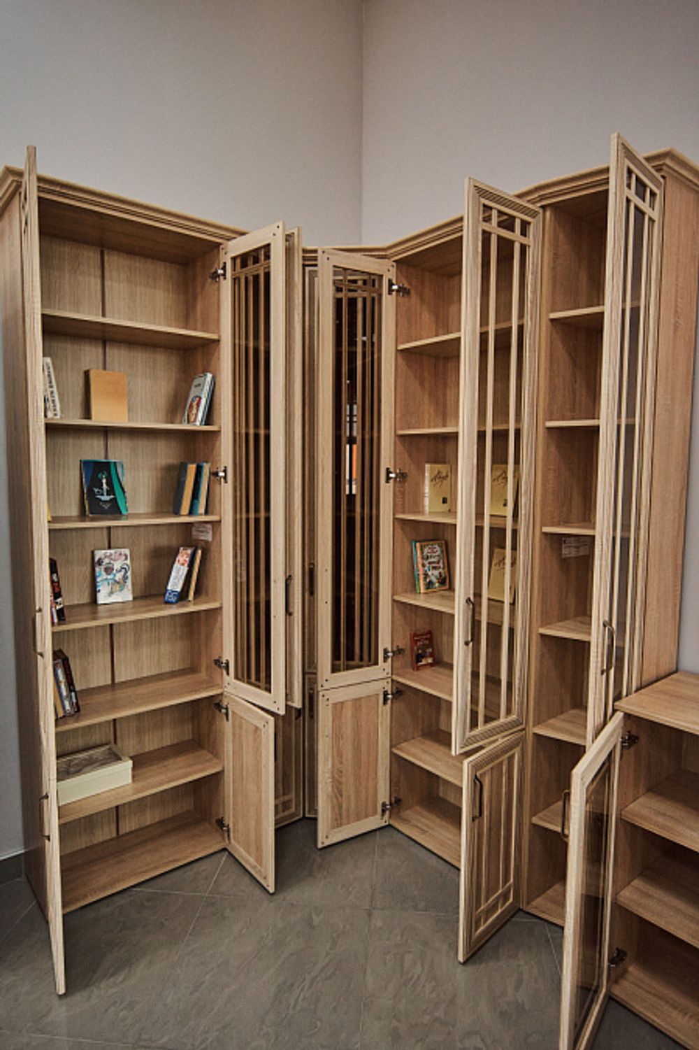 Бруно Шкаф угловой для книг ЛЕВЫЙ (350)