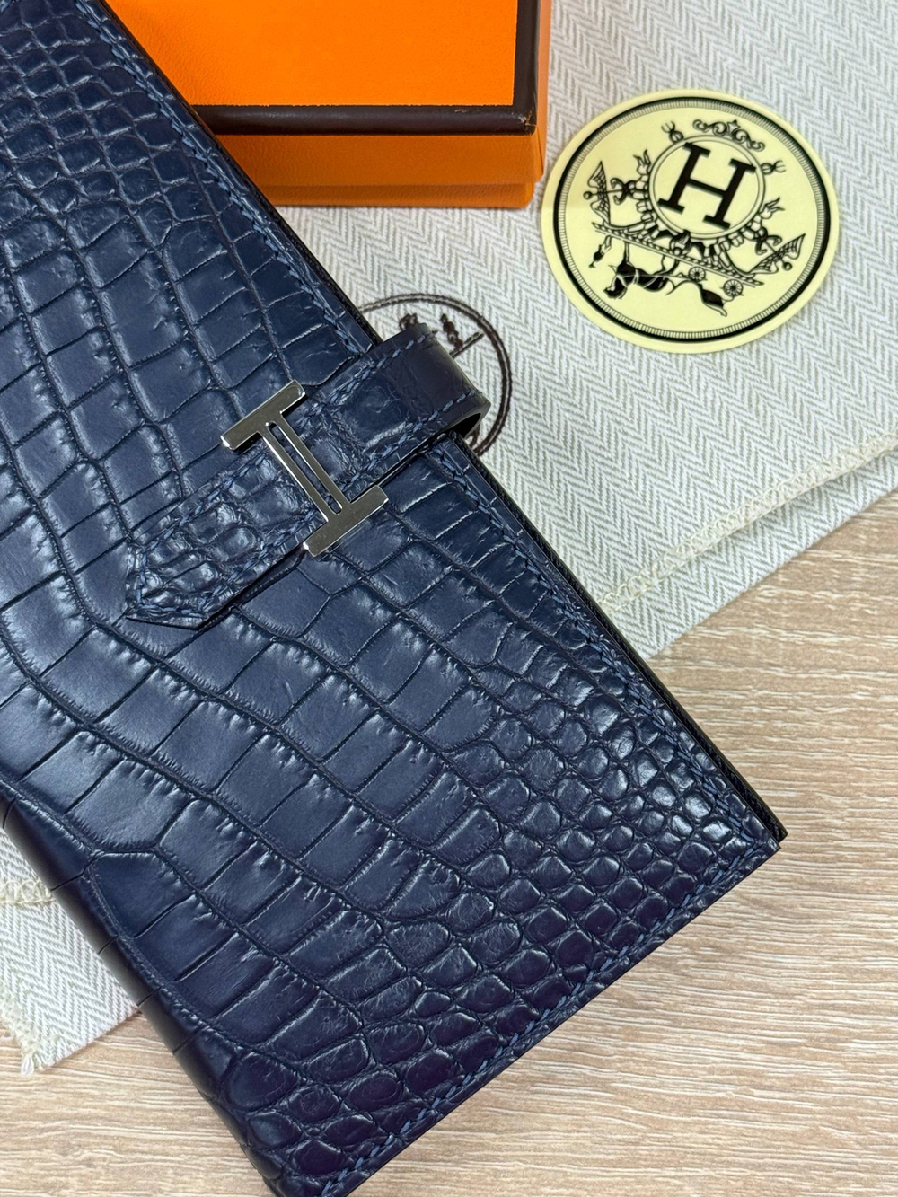 Кошелек Hermes из кожи крокодила