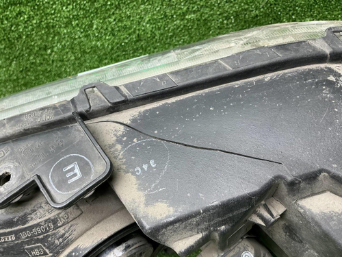 Фара правая Suzuki Grand Vitara (05-16) галоген