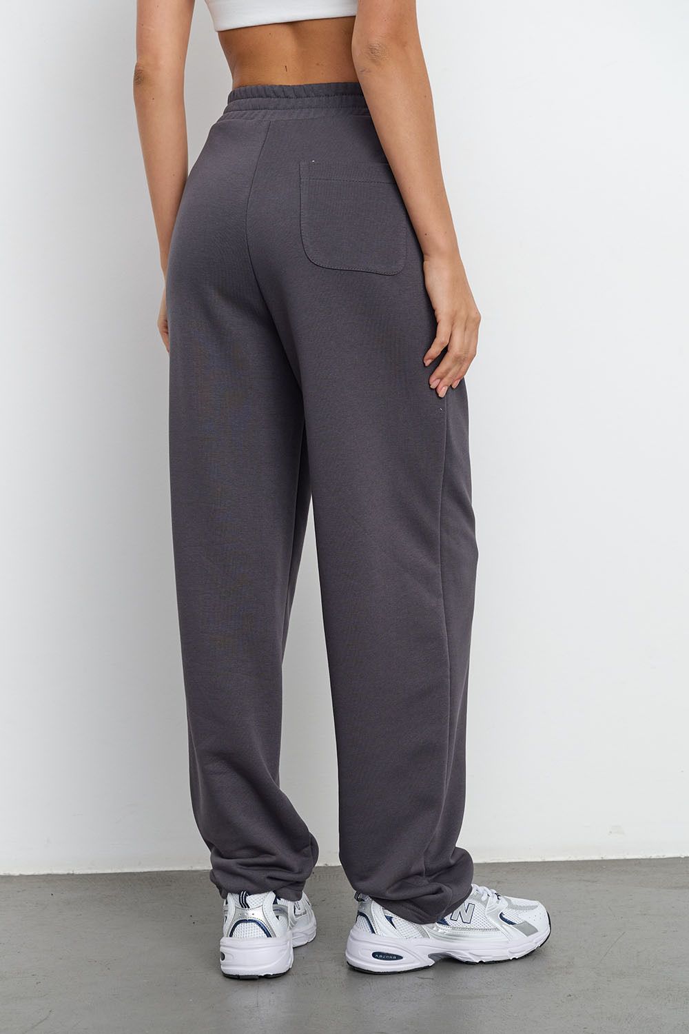 Джоггеры бананы без начеса из премиум футера цвета антрацит