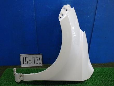 крыло переднее левое Toyota Ist NCP110