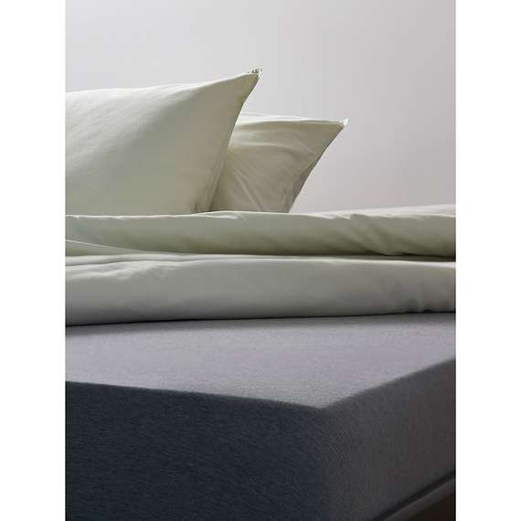 Простыня на резинке из хлопкового трикотажа серого цвета из коллекции essential