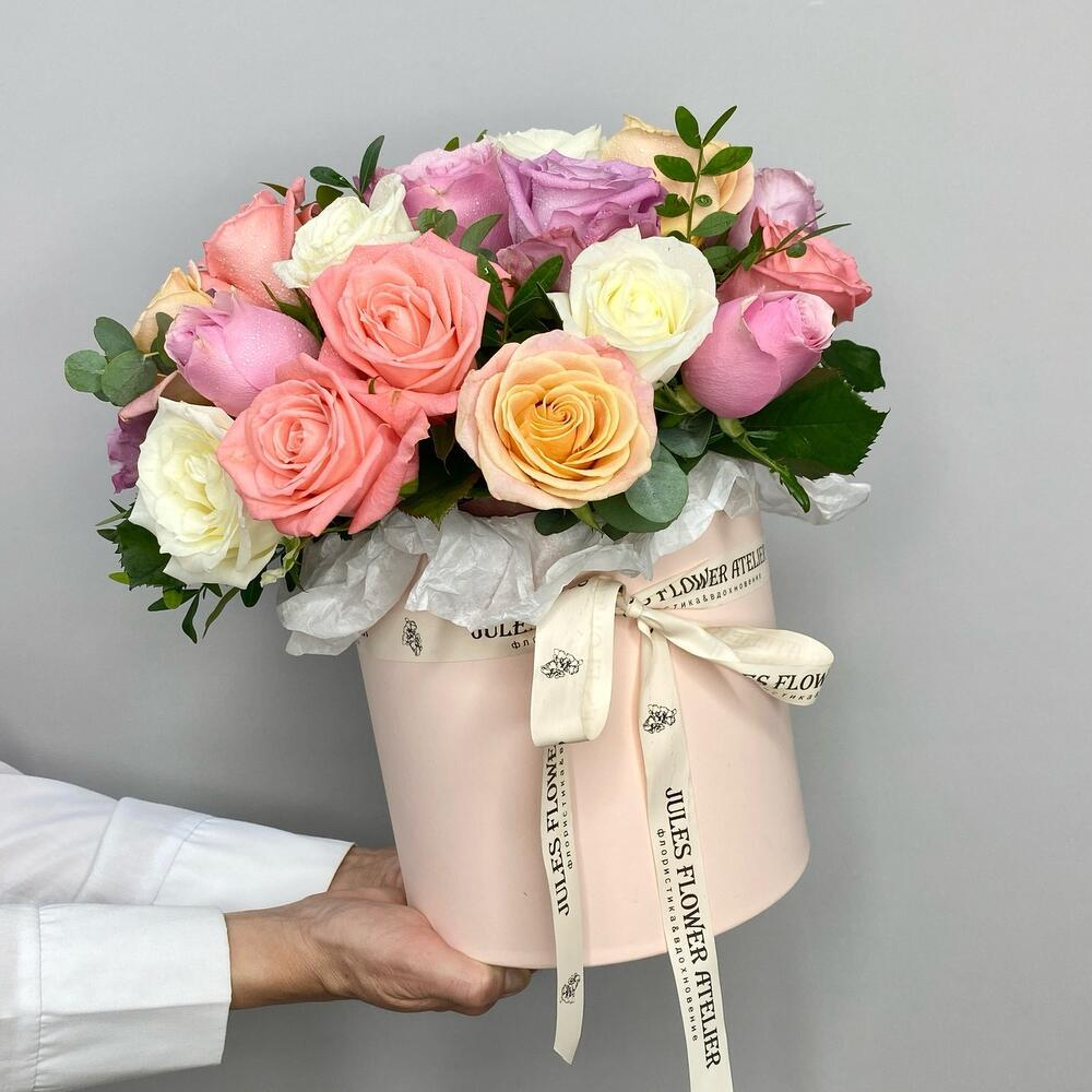 Розы в коробке 25 штук