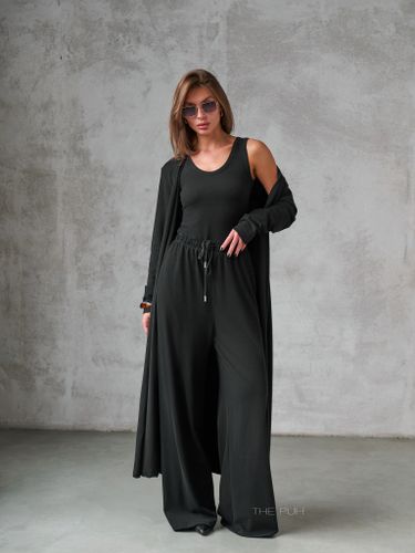 Трикотажный костюм-тройка черного цвета