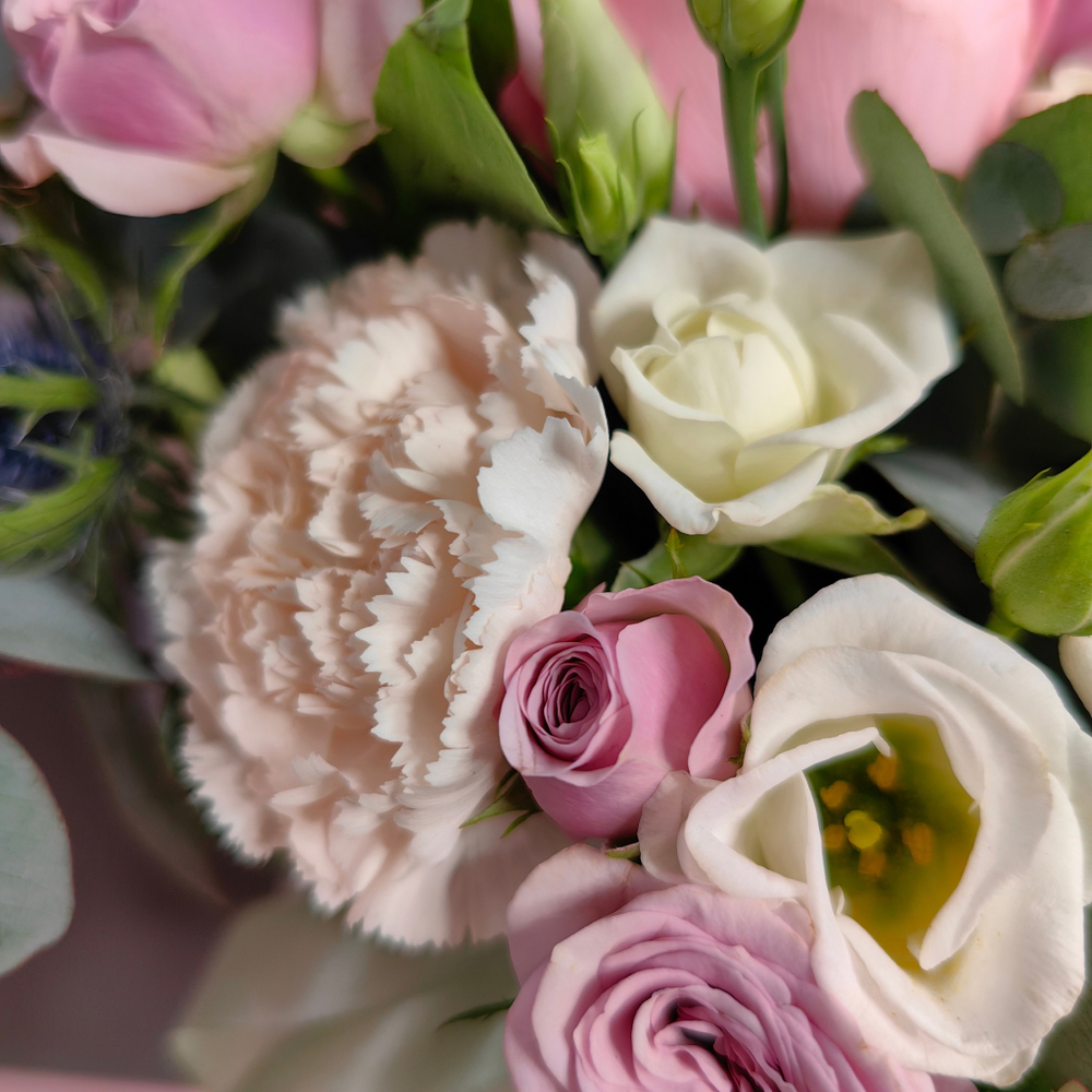 Композиция в шляпной коробке